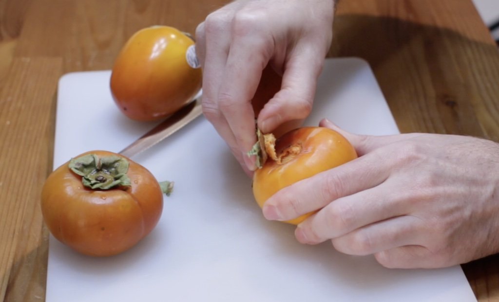 How to Eat a Persimmon  What do Persimmons Taste Like?