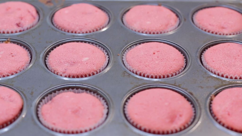 strawberry cupcake recipe from scratch