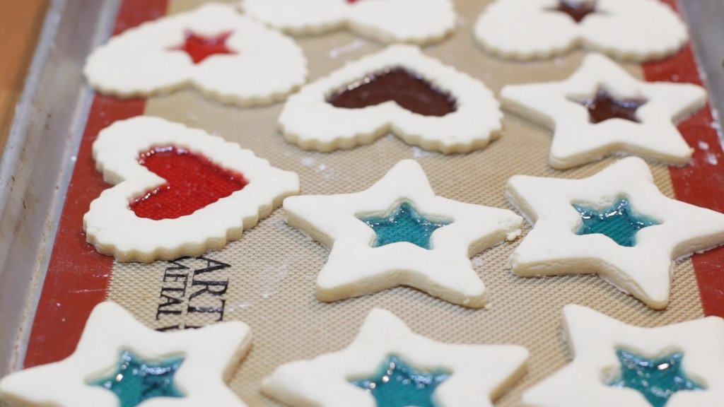 Silicone baking mats are the key to baking cookies