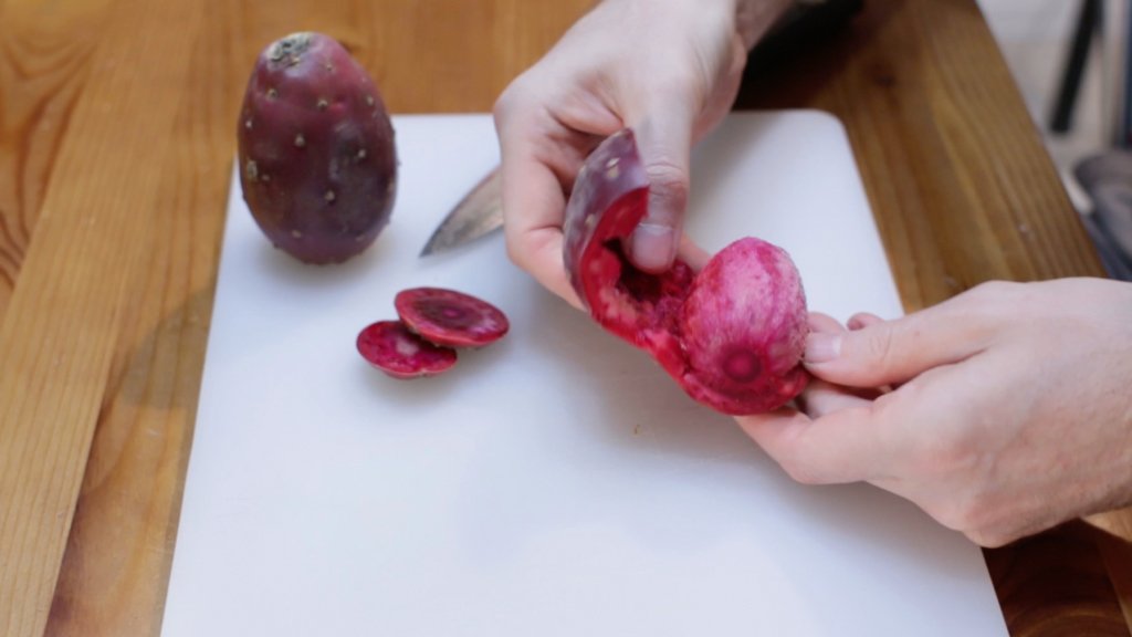 How to Eat Prickly Pear | Cactus Fruit Tuna Opuntia